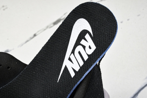 Nike Air ZoomX Vomero 18 Plus HM6805 108 