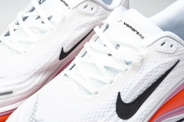 Nike Air ZoomX Vomero 18 Plus HM6805 120  