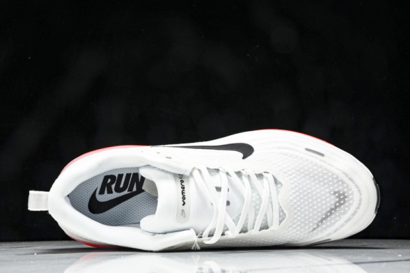 Nike Air ZoomX Vomero 18 Plus HM6805 120  