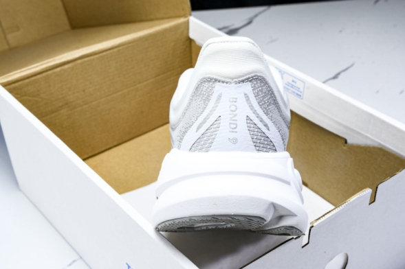 HOKA Bondi 9 1162012 SDSTS 