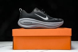 Nike Air ZoomX Vomero 18 Plus HM6805