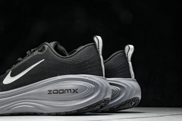 Nike Air ZoomX Vomero 18 Plus HM6805 