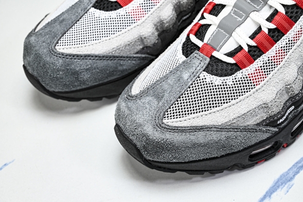 Nike Air Max 95 x Undefeated IB4523-003 