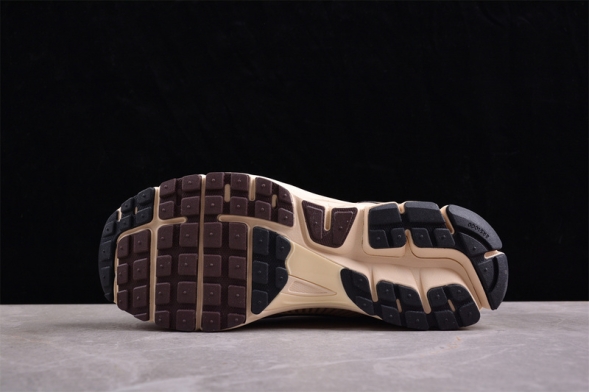 Nike Zoom Vomero 5 SP FZ5051-121 