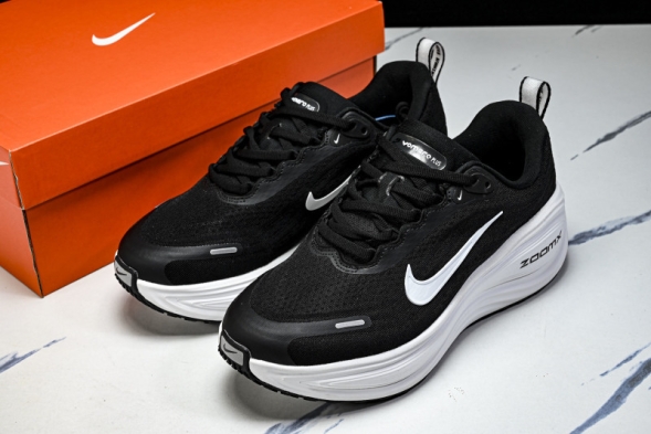 Nike Air ZoomX Vomero Plus HV8150-002 
