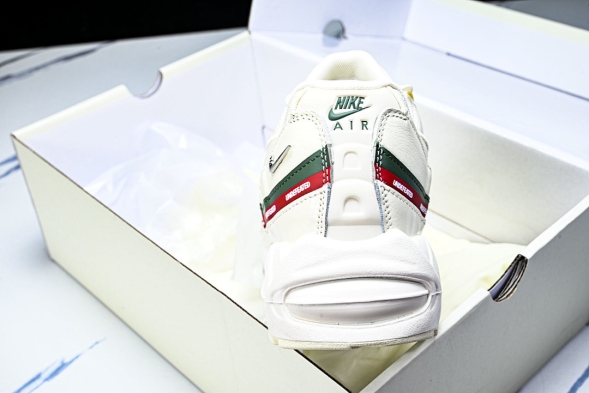Nike Air Max 95 x Undefeated IB4453-100 