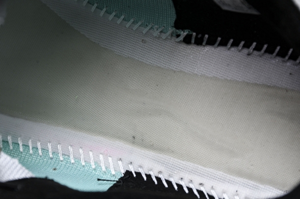 New Balance FuelCell Rebel V4 MRCELLJ4 