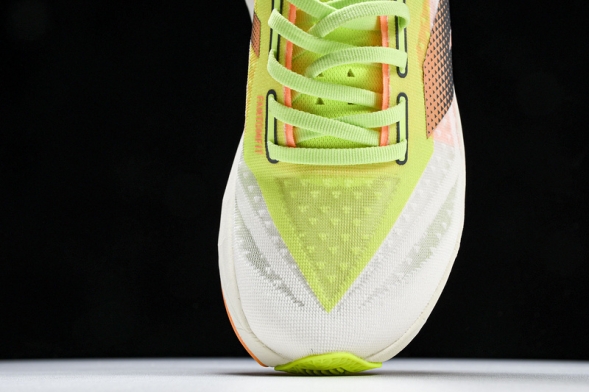 New Balance FuelCell Rebel V4 MRCELLA4 