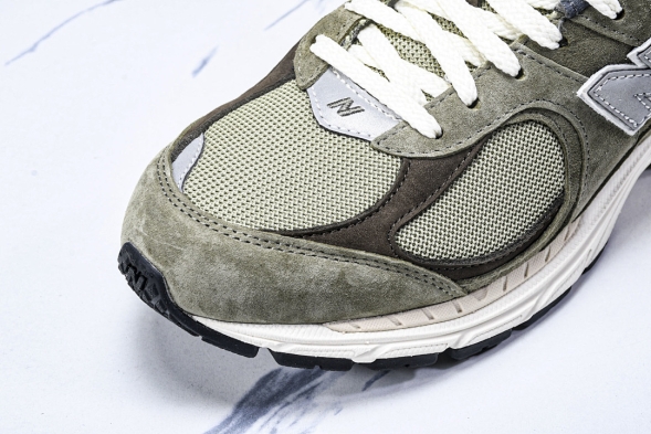 New Balance 2002R M2002RHN 