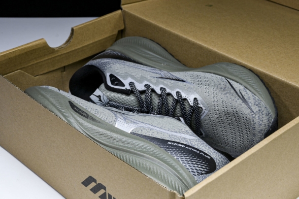 Mizuno Astro Plus D1GH240102 