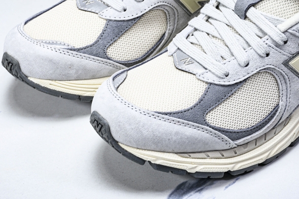 New Balance 2002R M2002RLN 