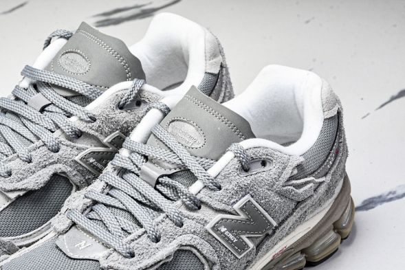 New Balance 2002R M2002RDM 