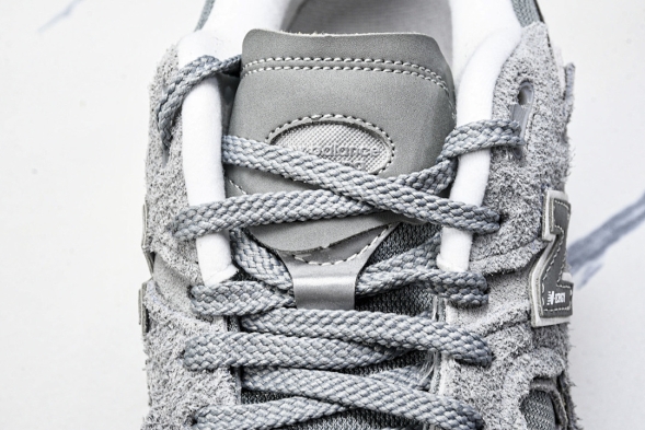 New Balance 2002R M2002RDM 