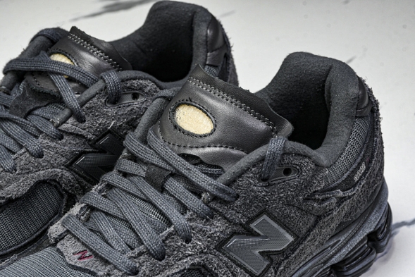 New Balance 2002R M2002RDB 