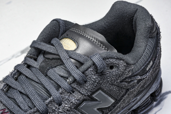 New Balance 2002R M2002RDB 