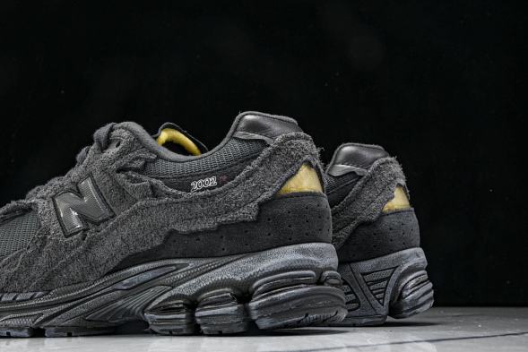 New Balance 2002R M2002RDB 