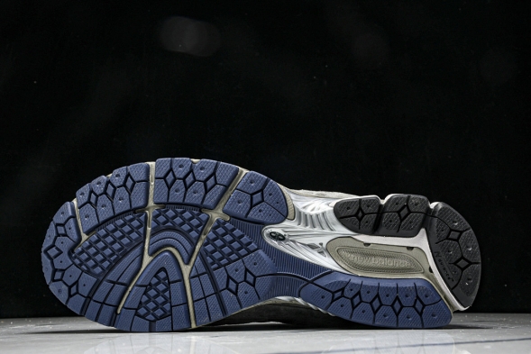 New Balance 2002R M2002RXC 