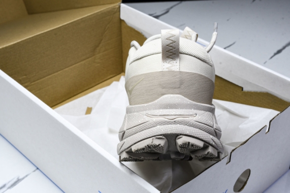 Hoka Tor Summit 1147952 OLK 