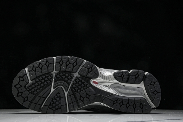 New Balance 2002R M2002RHG 