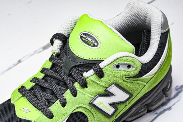 New Balance 2002R M2002RGZ 