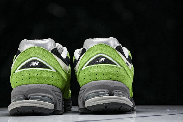 New Balance 2002R M2002RGZ 