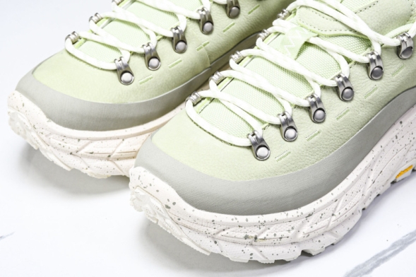 Hoka Tor Summit 1147952 SGG 