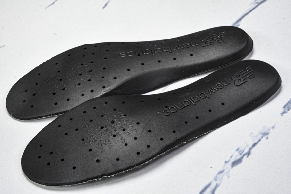 New Balance 2002R M2002RDL 