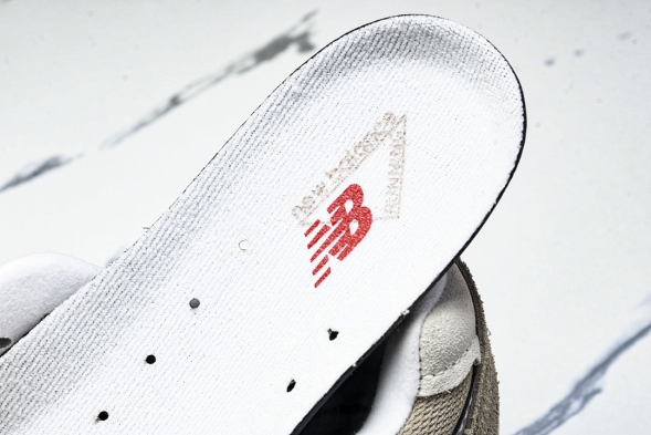 New Balance 2002R M2002RDL 