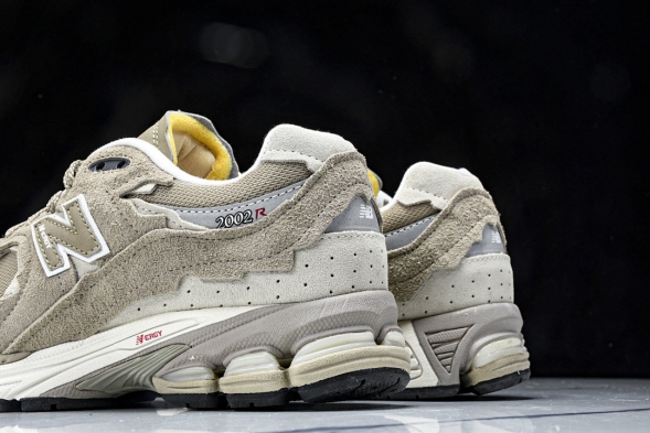 New Balance 2002R M2002RDL 