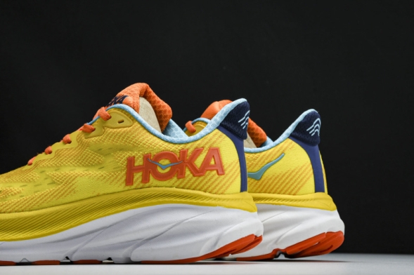 Hoka Clifton 9 1127895 PFMZ 