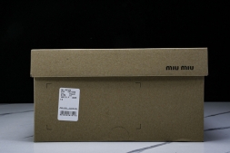 MiuMiu x New Balance 530 38165