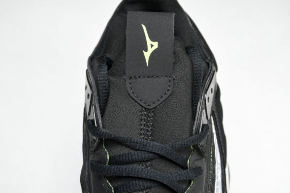 Mizuno Wave Momentum V1GA231252 