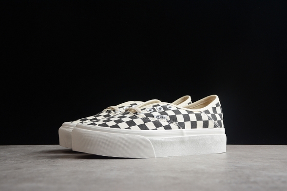 Vans Authentic VN0A3MU528M 