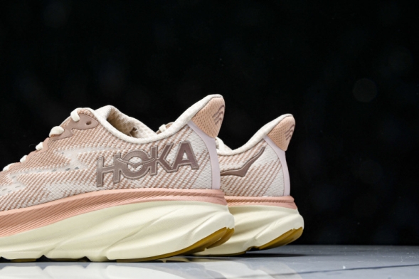 Hoka Clifton 9 1127896 SNC 