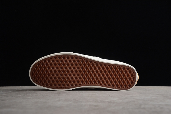 Vans Slip-On VR3 VN000EYEBWW 