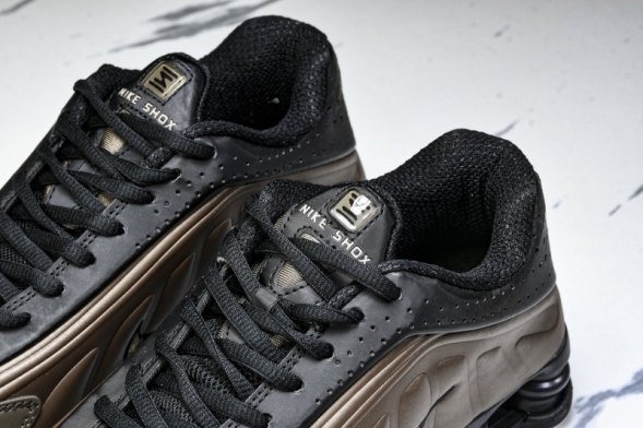 Nike Shox R4 AR3565-007 