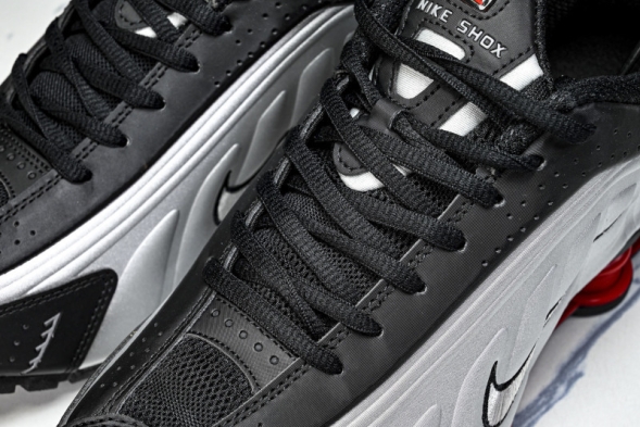 Nike Shox R4 AR3565-011 