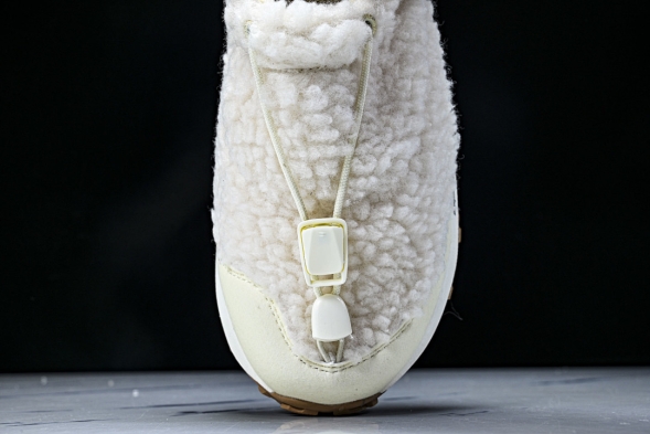 Asics Gel-Sonoma WT Teddy Fur 1203B036-100 