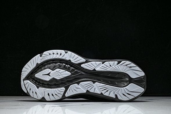 Asics Novablast 4 1011B694-002 