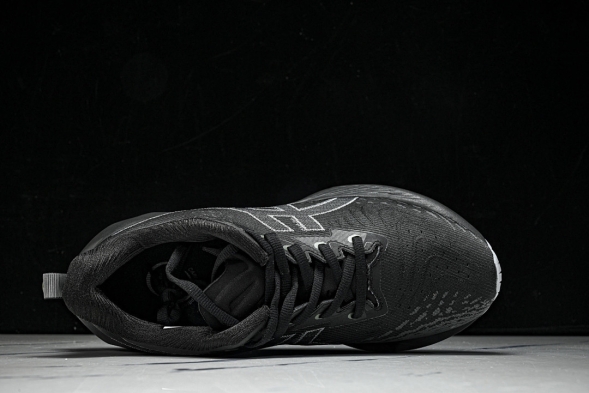 Asics Novablast 4 1011B694-002 