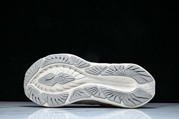 Asics Novablast 4 1012B510-250 