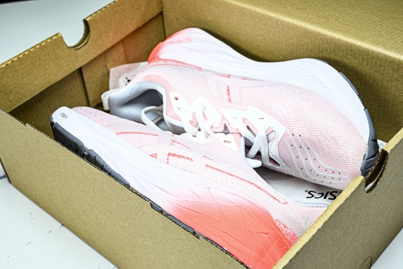 Asics Novablast 4 1012B650-100 