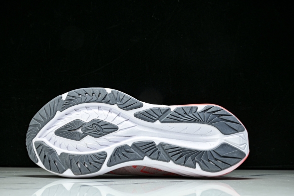 Asics Novablast 4 1012B650-100 