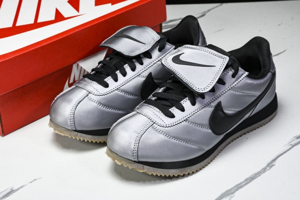 Nike Cortez Classic HQ3490 099 