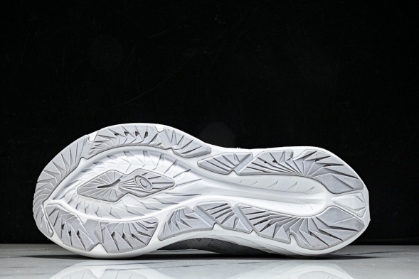 Asics Novablast 4 1012B722-100 