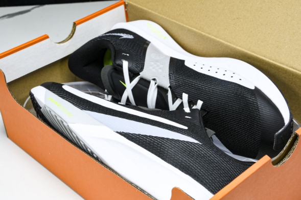 Nike Zoom Rival Fly 4 FV6040-001 