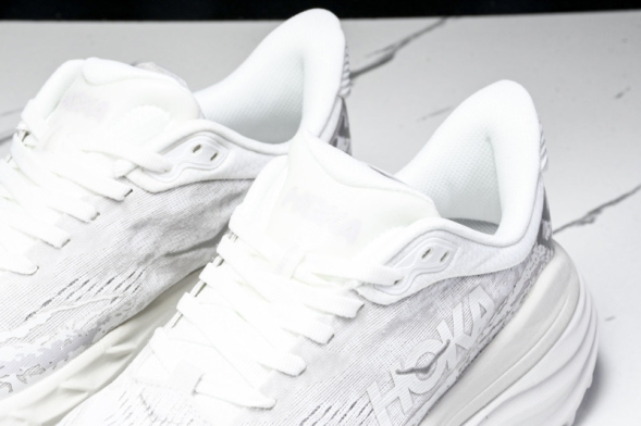 Hoka Stinson 7 1141530 WWH 