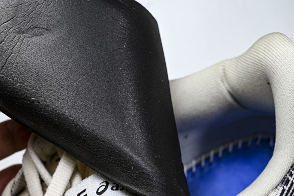 Asics Novablast 5 1011B974-250 