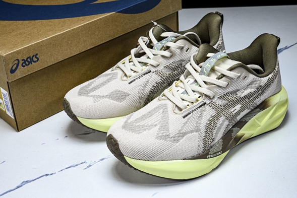 Asics Novablast 5 1012B765-250 