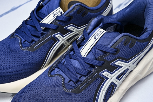 Asics Novablast 5 1011C027-400  